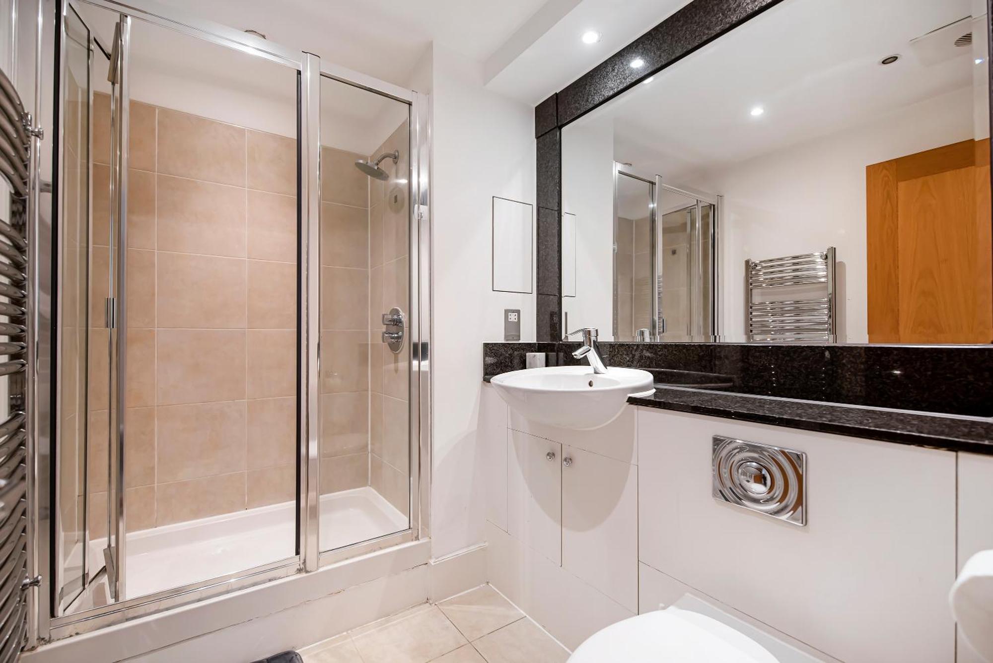 Central 2 Bed With Large Terrace London Exterior photo