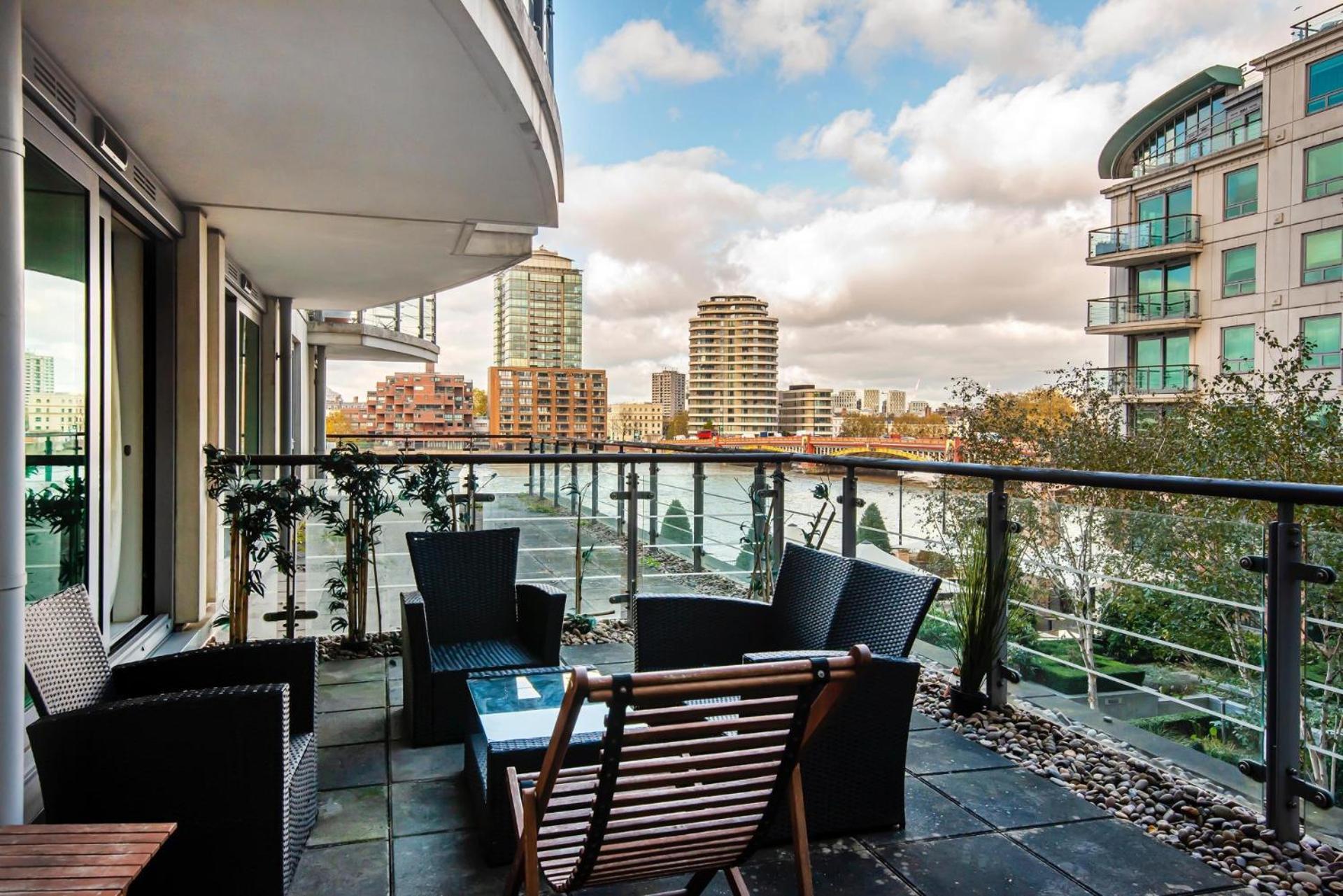 Central 2 Bed With Large Terrace London Exterior photo